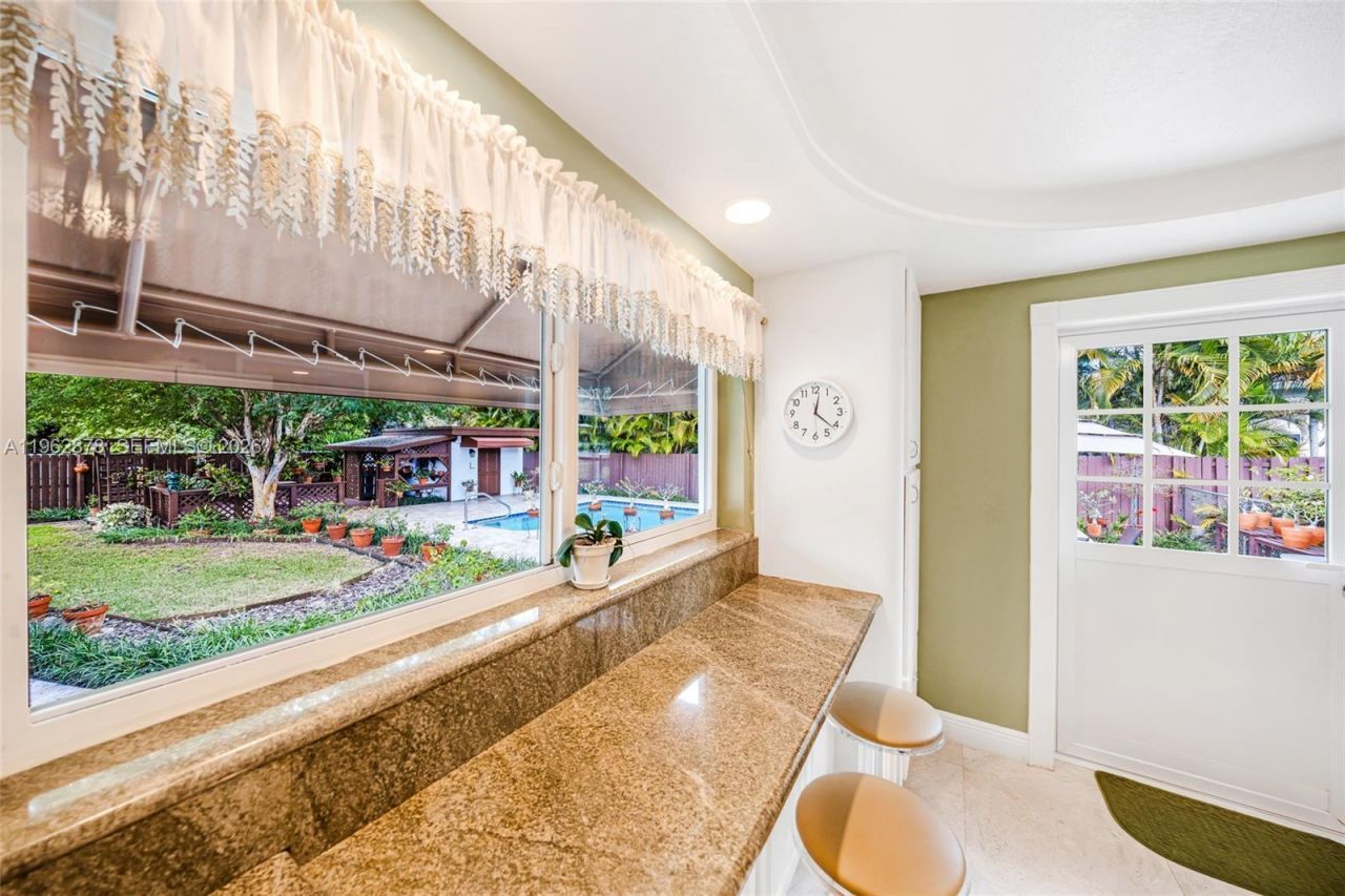 564 De Leon Dr, Miami Springs, FL 33166 Photo