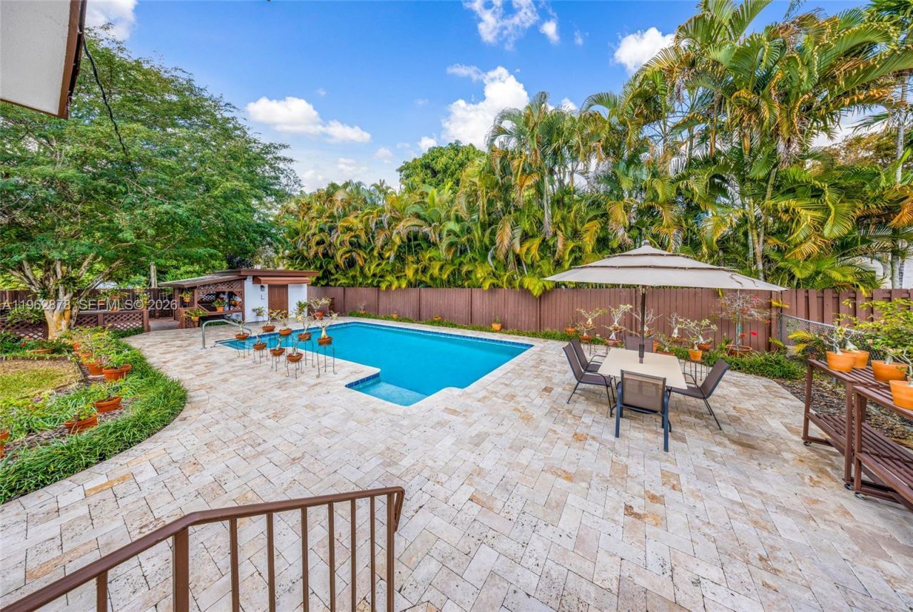 564 De Leon Dr, Miami Springs, FL 33166 Photo