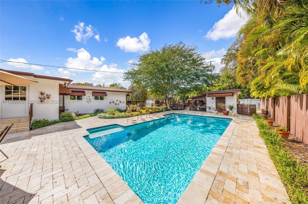 564 De Leon Dr, Miami Springs, FL 33166 Photo