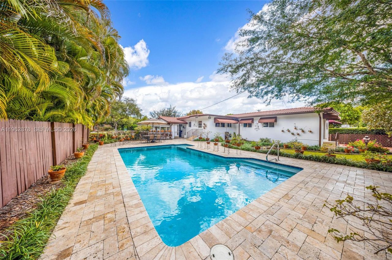 564 De Leon Dr, Miami Springs, FL 33166 Photo