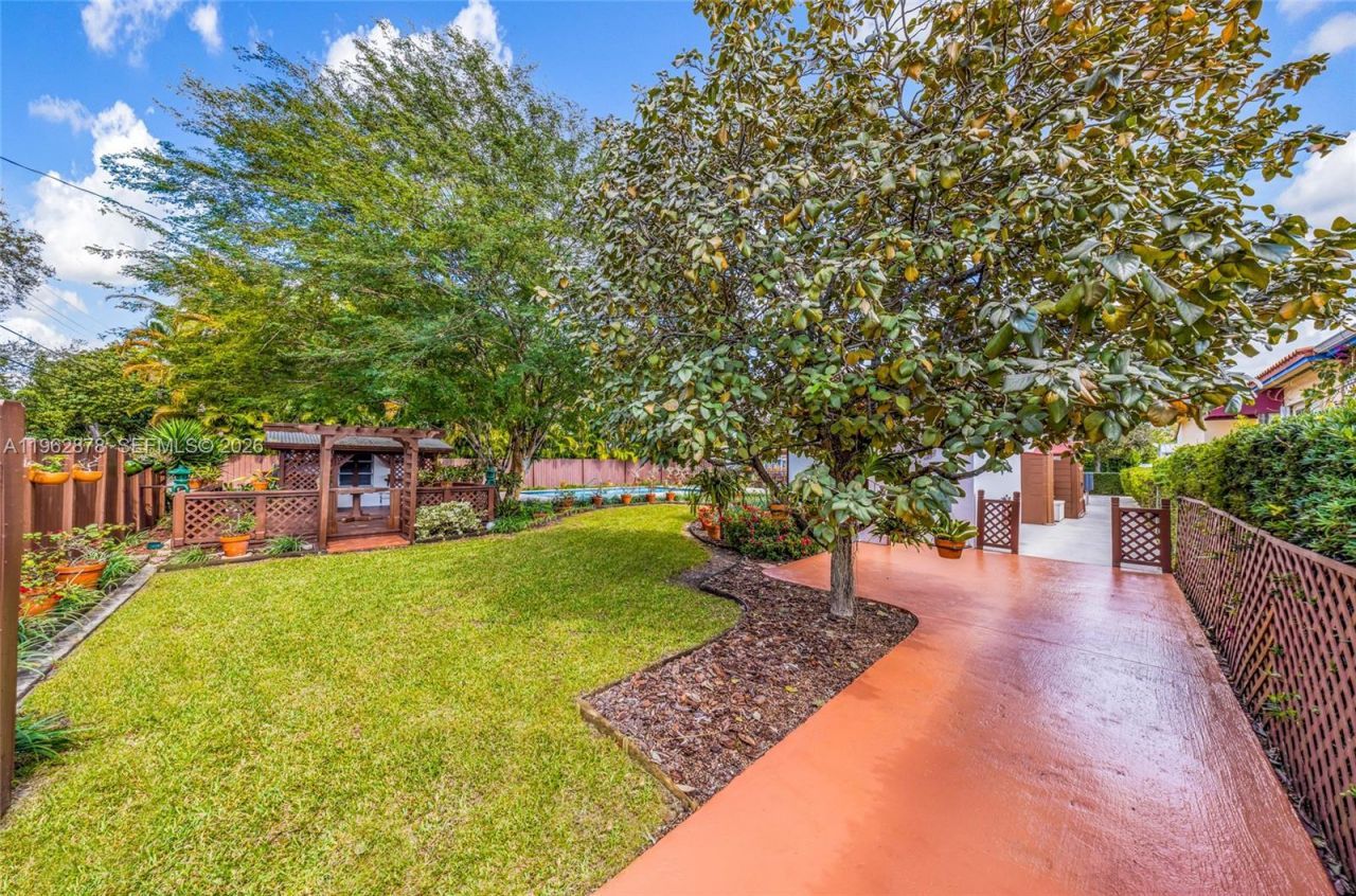 564 De Leon Dr, Miami Springs, FL 33166 Photo