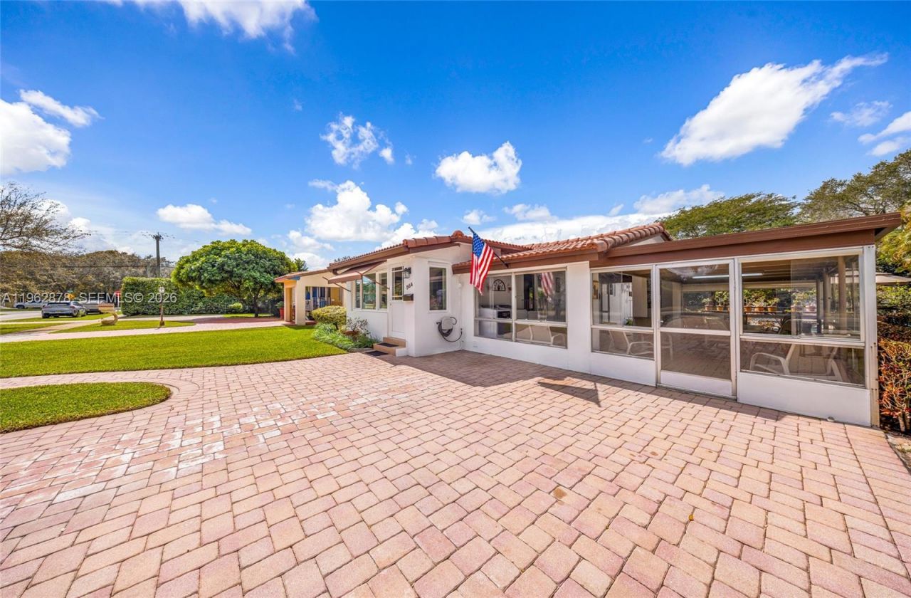 564 De Leon Dr, Miami Springs, FL 33166 Photo