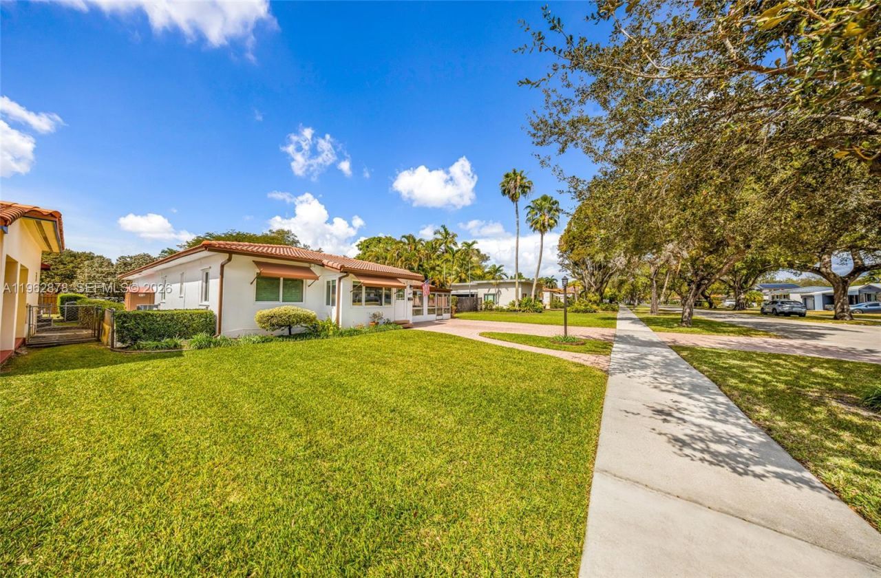 564 De Leon Dr, Miami Springs, FL 33166 Photo