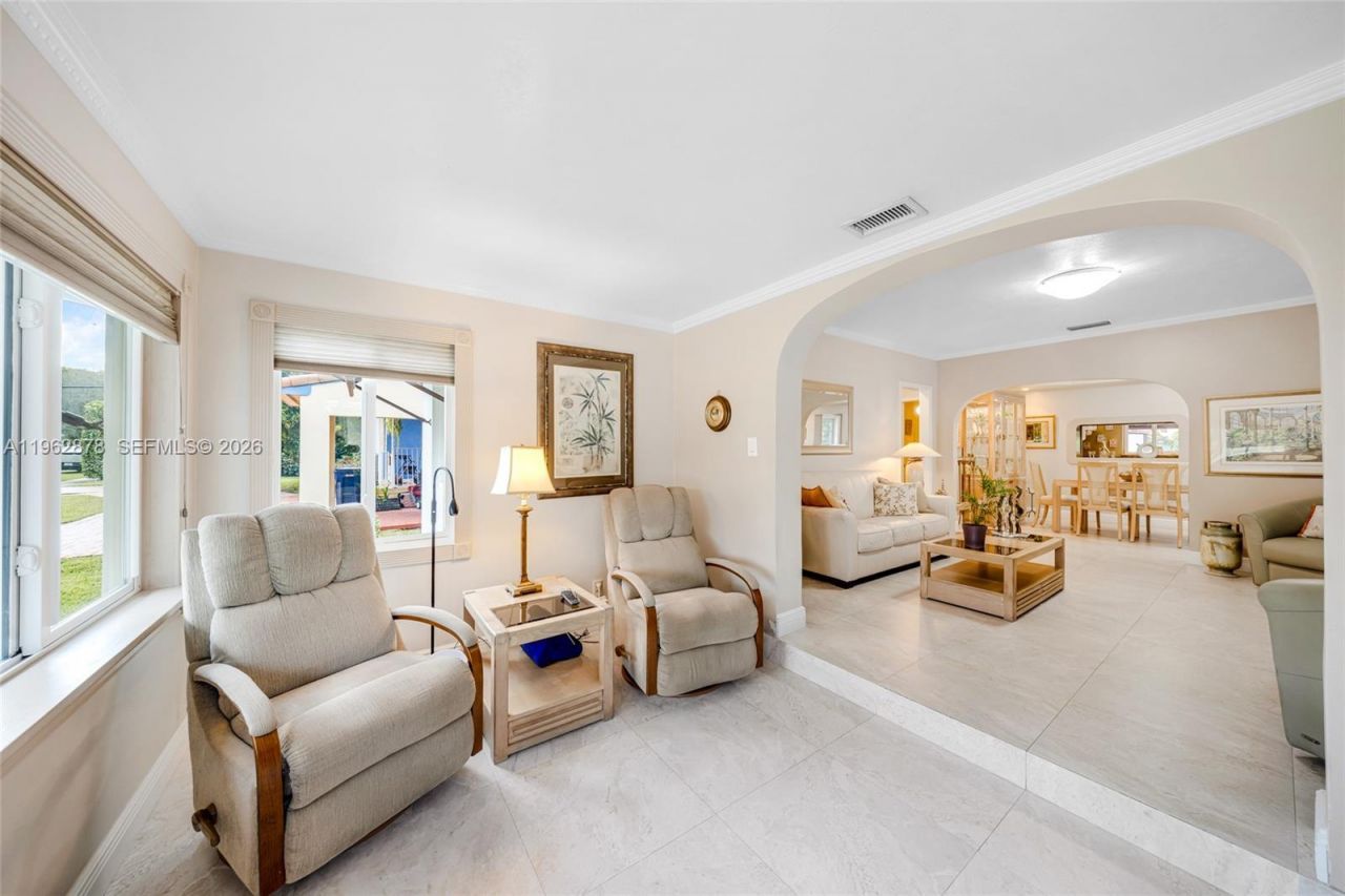 564 De Leon Dr, Miami Springs, FL 33166 Photo