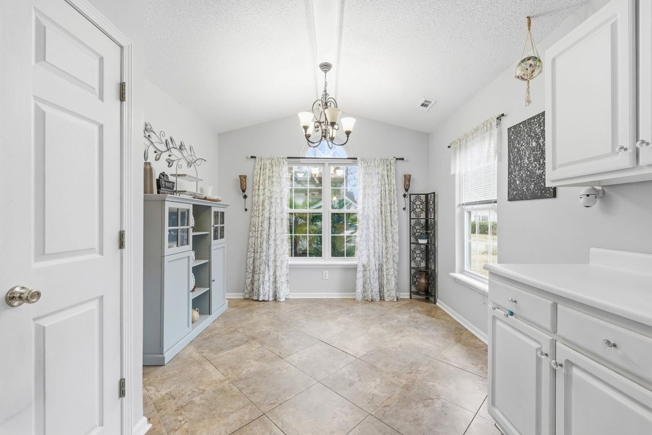 4414 Barcelona Ln. Photo 10