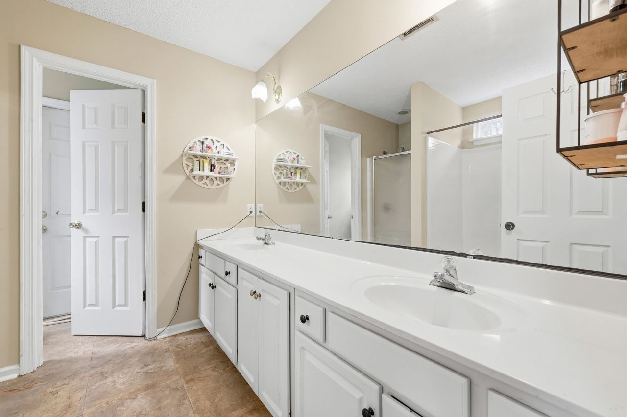 4414 Barcelona Ln. Photo 20