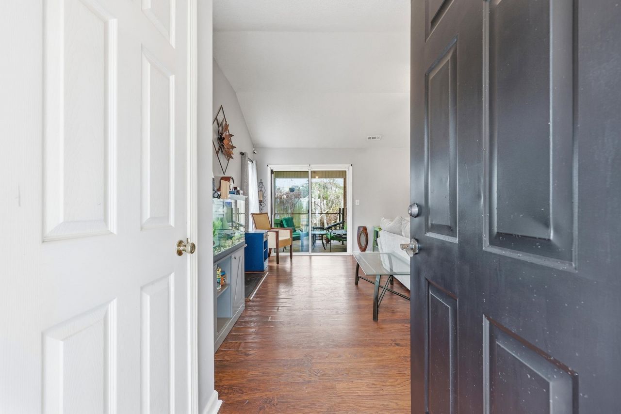 4414 Barcelona Ln. Photo 4