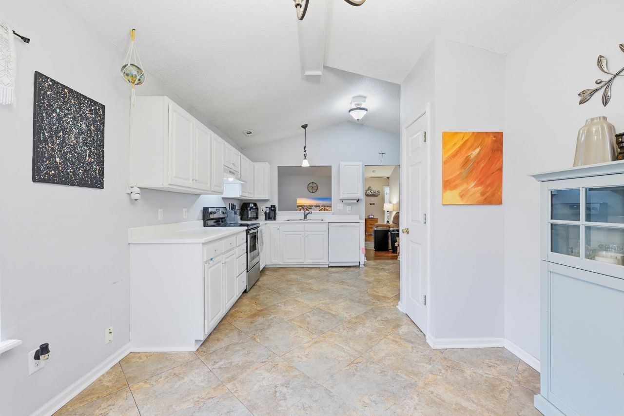 4414 Barcelona Ln. Photo 7