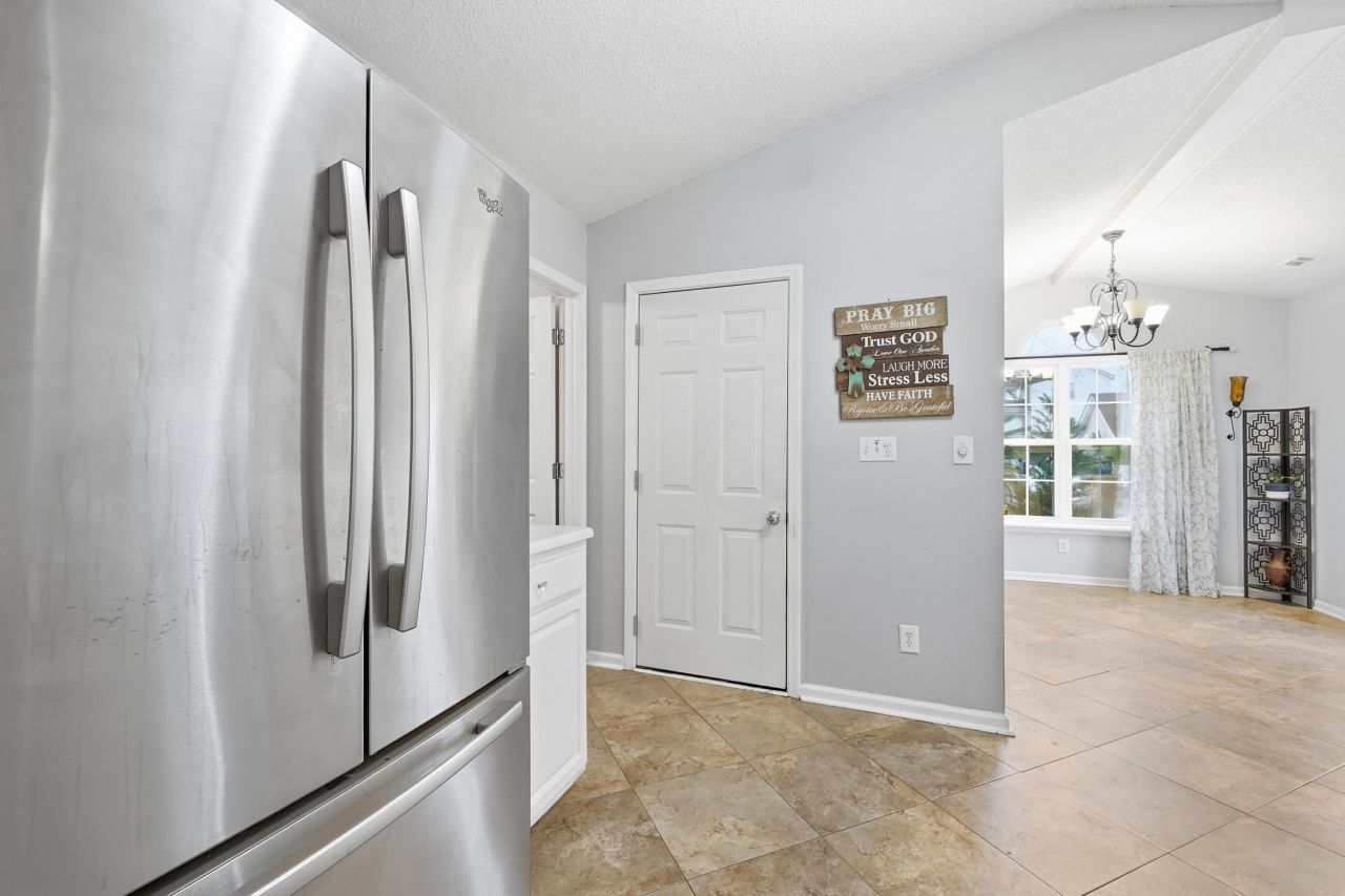 4414 Barcelona Ln. Photo 9