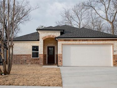 1527 Caldwell Avenue, Dallas, TX 75223