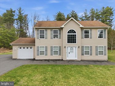 136 KIMBERLY DRIVE, BLAKESLEE, PA 18610