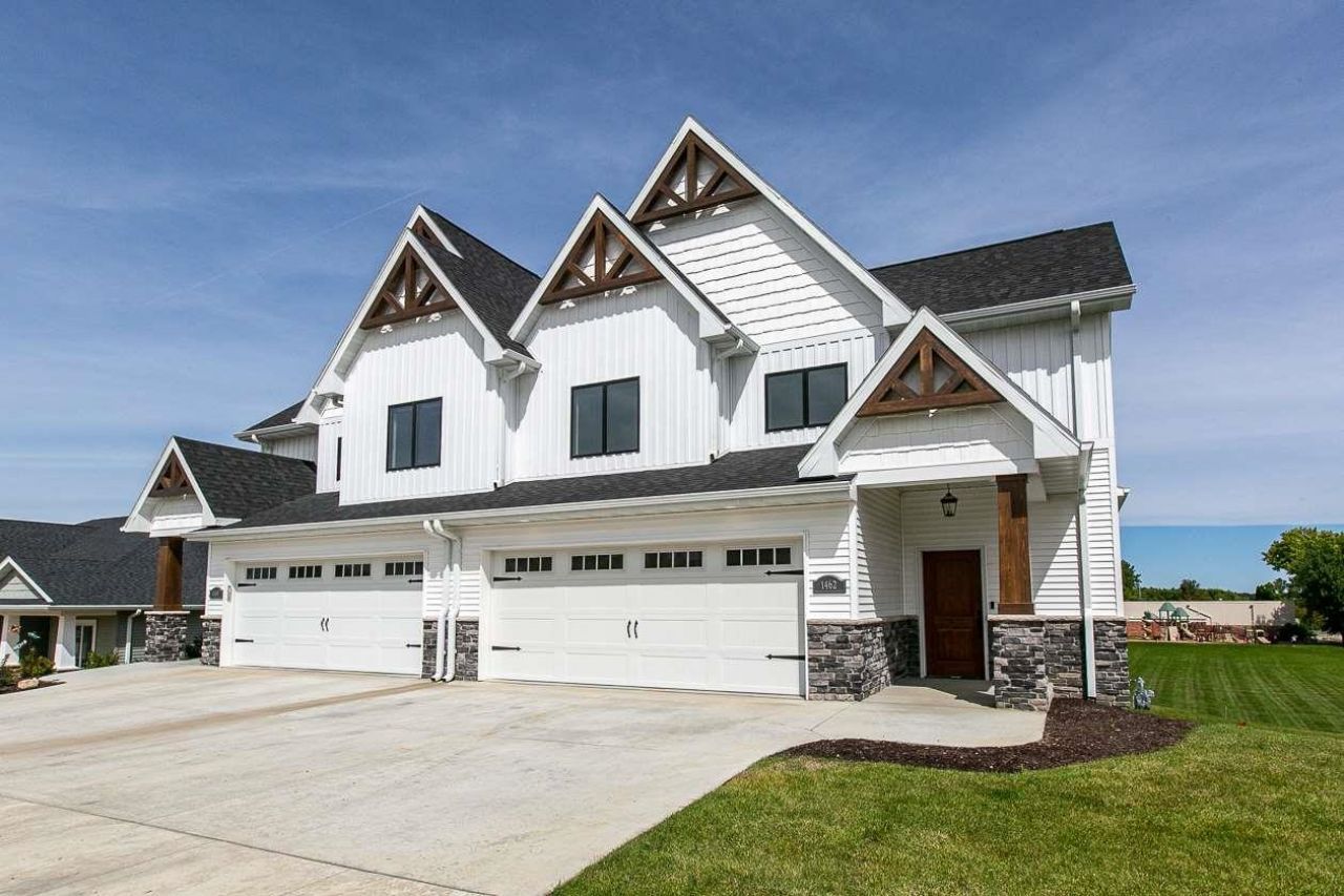 1462 Autumn Ridge Lane, Dubuque, IA 52003 Main Photo