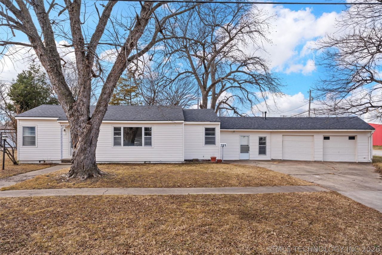 709 N Cherokee Avenue, Dewey, OK 74029 Main Photo