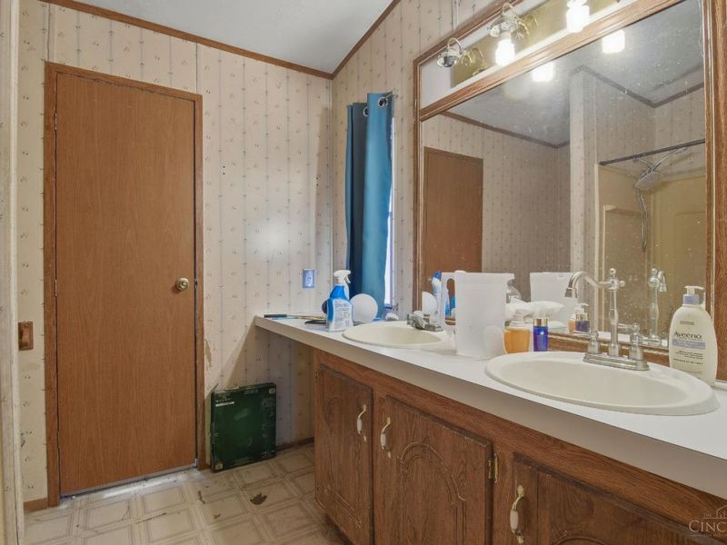 1921 Amiott Lane, Mount Orab, OH 45154 Photo 12