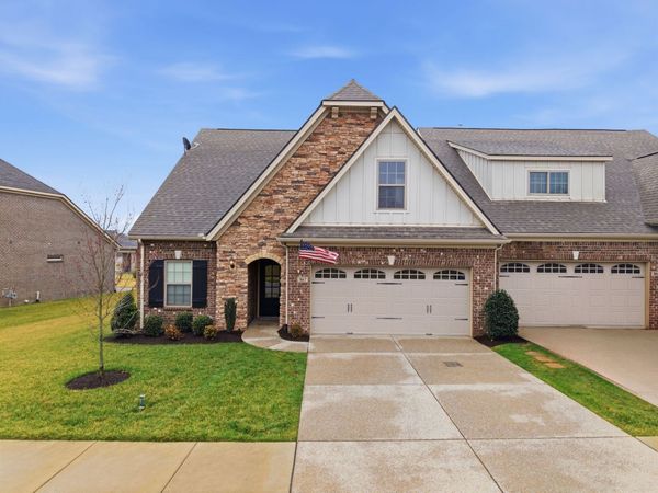867 Meadowcrest Way, Lebanon, TN 37090