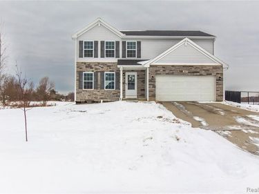 2884 Berkshire Street, Lapeer, MI 48446