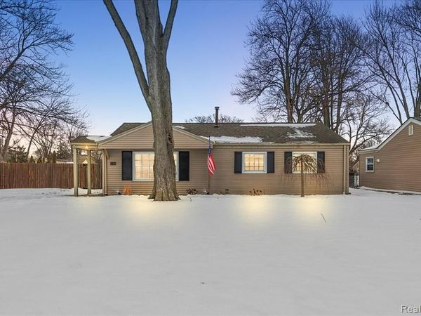 37106 Farley Street, Clinton Twp, MI 48036
