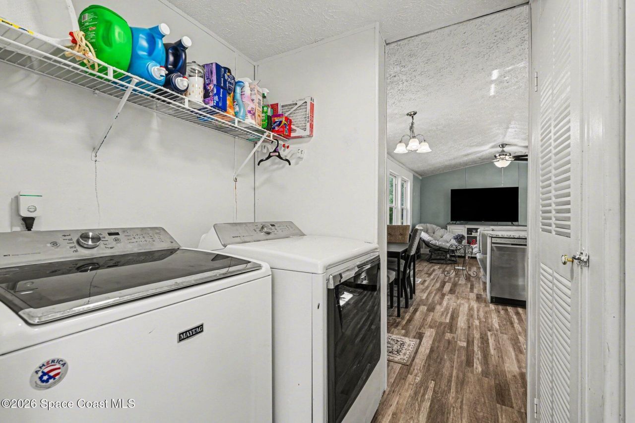 24421 Trespass Trail, Astor, FL 32102 Photo