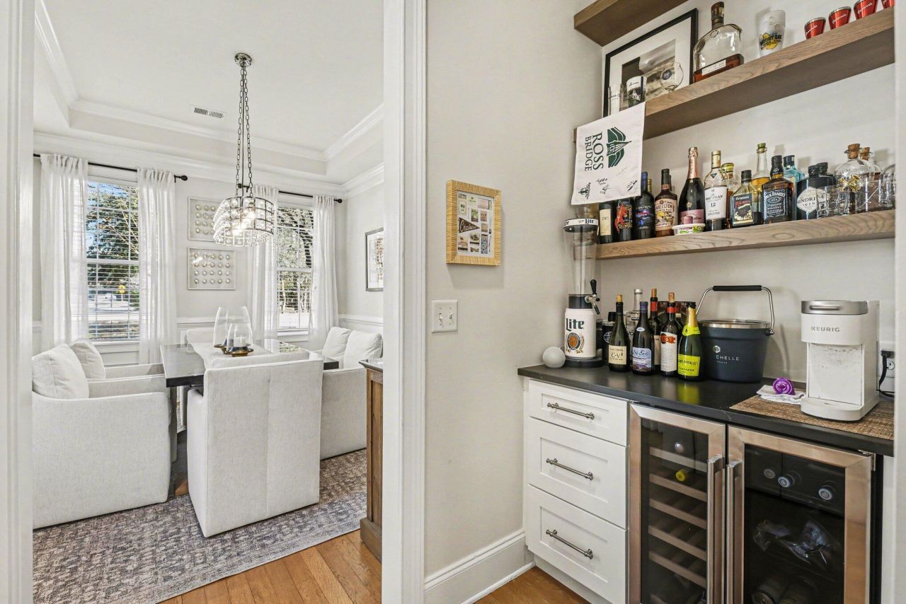 1791 Tennyson Row Photo 12