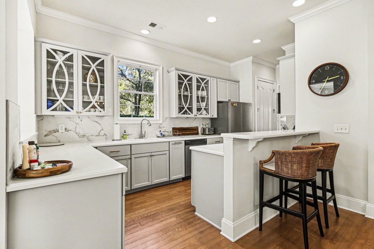 1791 Tennyson Row Photo 14