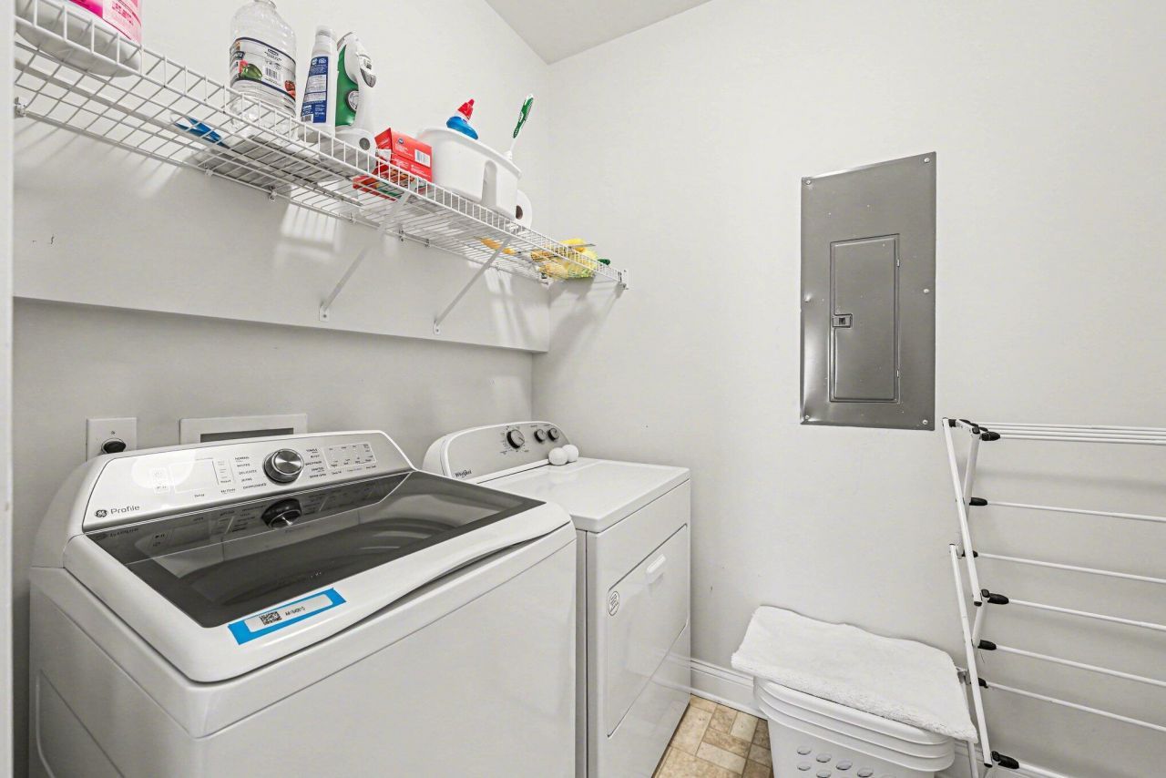 1791 Tennyson Row Photo 30