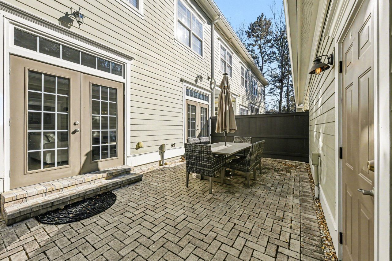 1791 Tennyson Row Photo 32