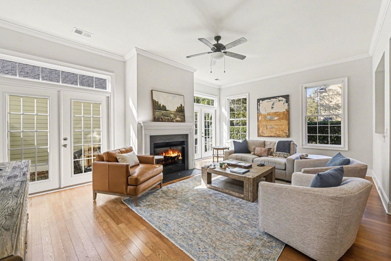 1791 Tennyson Row Photo 8