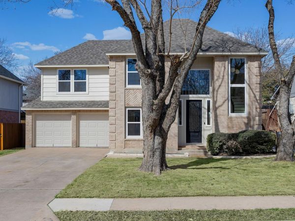 1002 Crestview ST, Round Rock, TX 78681