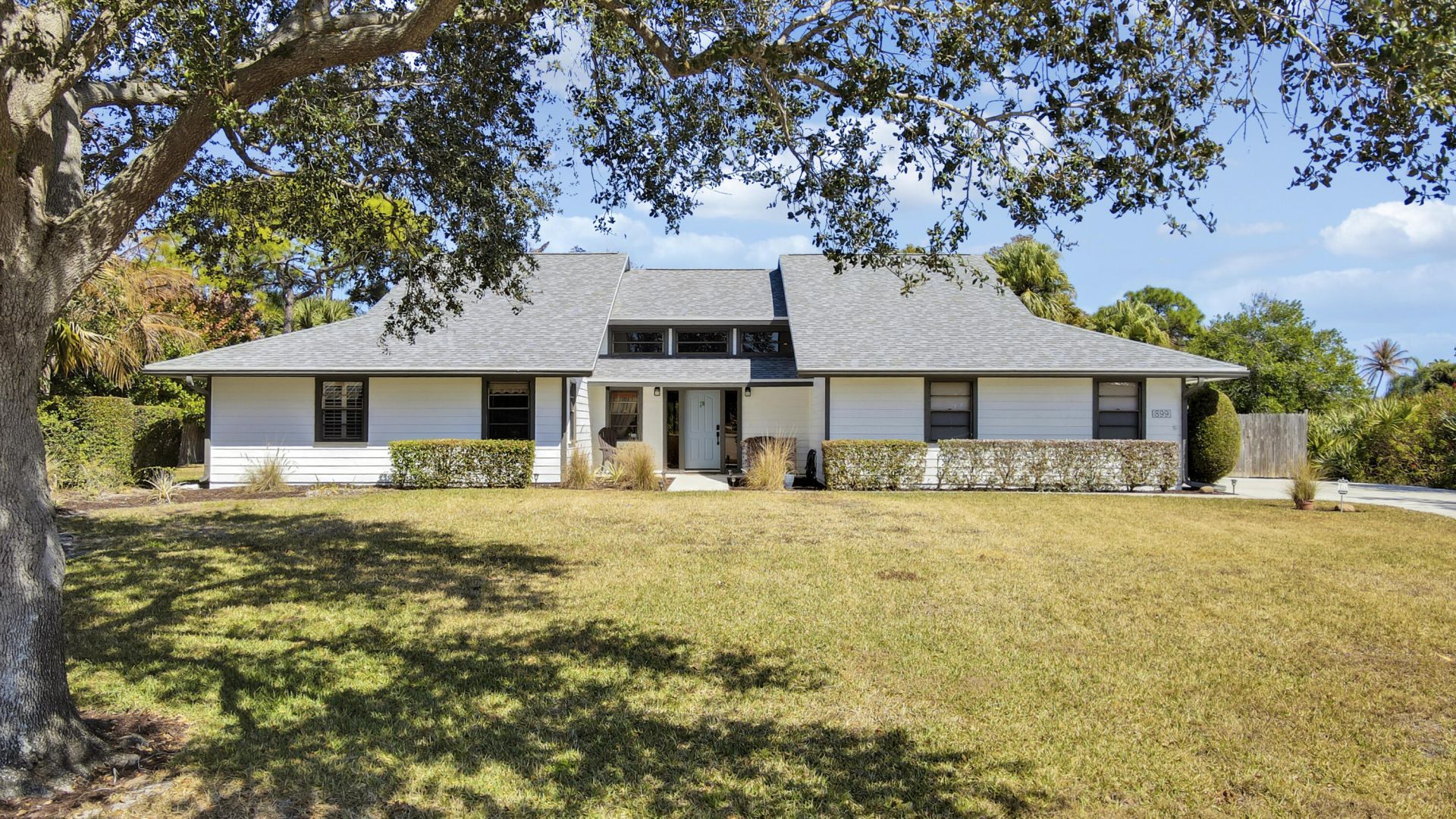 899 NE Juniper Place, Jensen Beach, FL 34957 Photo