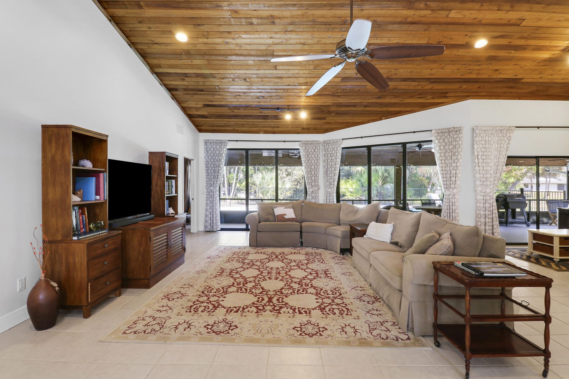 899 NE Juniper Place, Jensen Beach, FL 34957 Photo