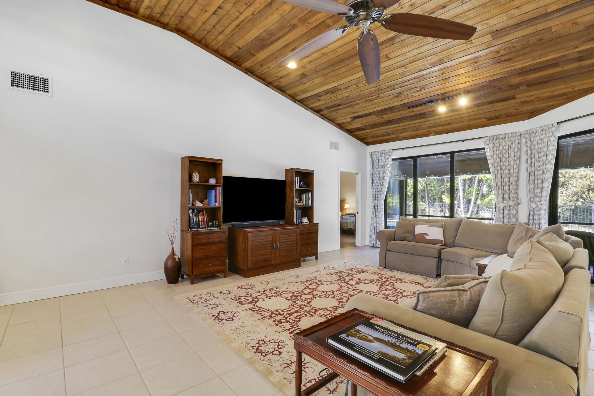 899 NE Juniper Place, Jensen Beach, FL 34957 Photo