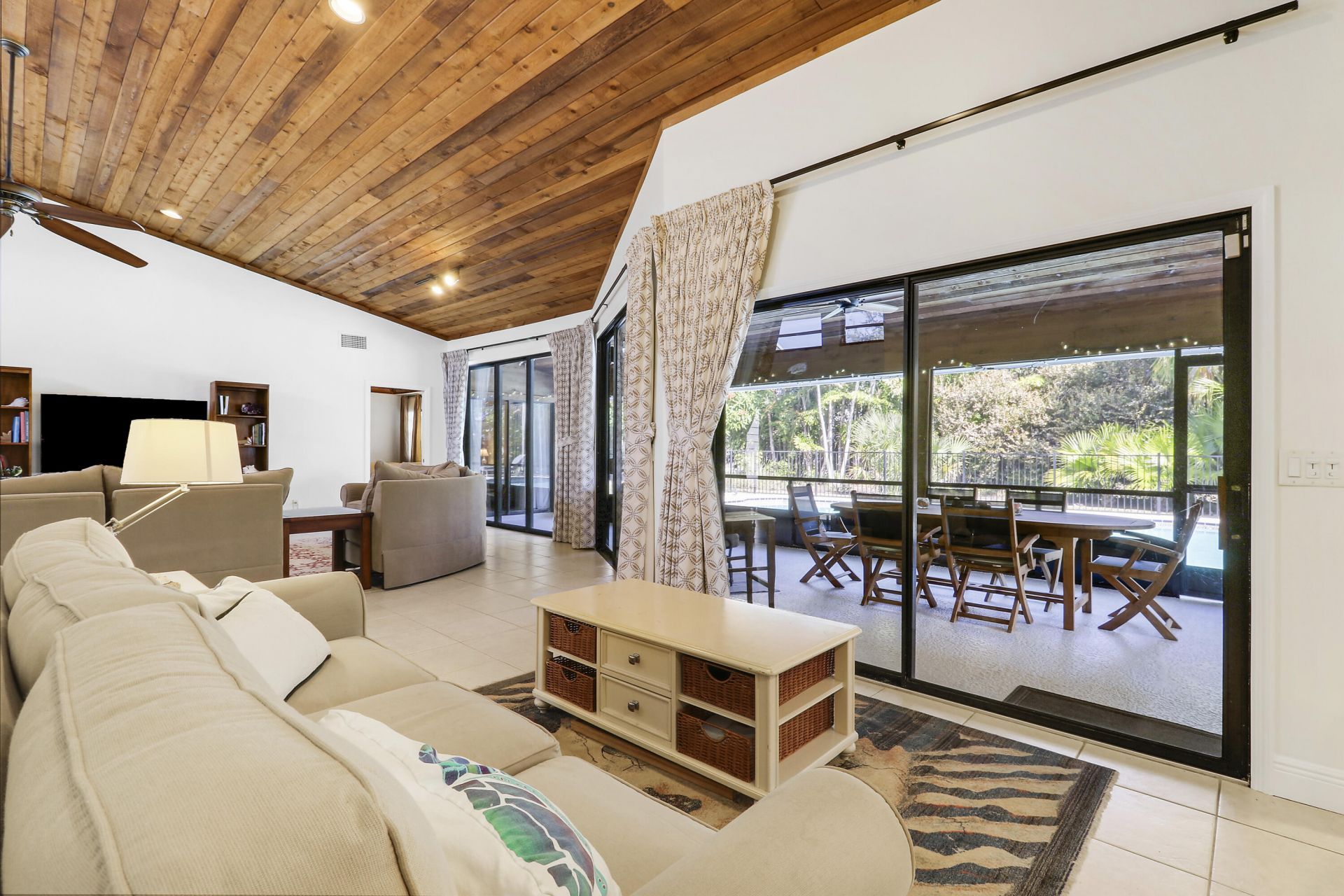 899 NE Juniper Place, Jensen Beach, FL 34957 Photo