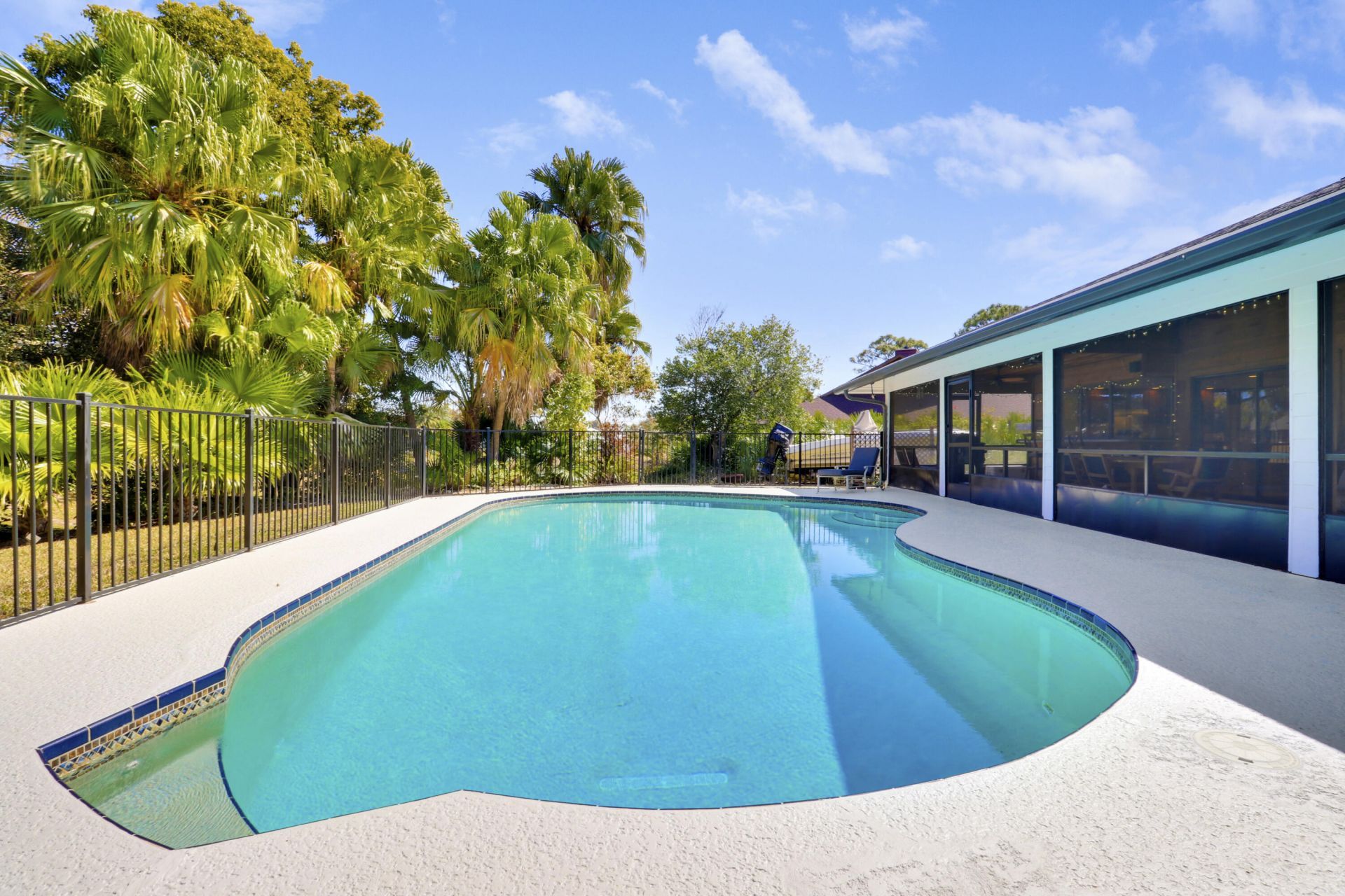 899 NE Juniper Place, Jensen Beach, FL 34957 Photo