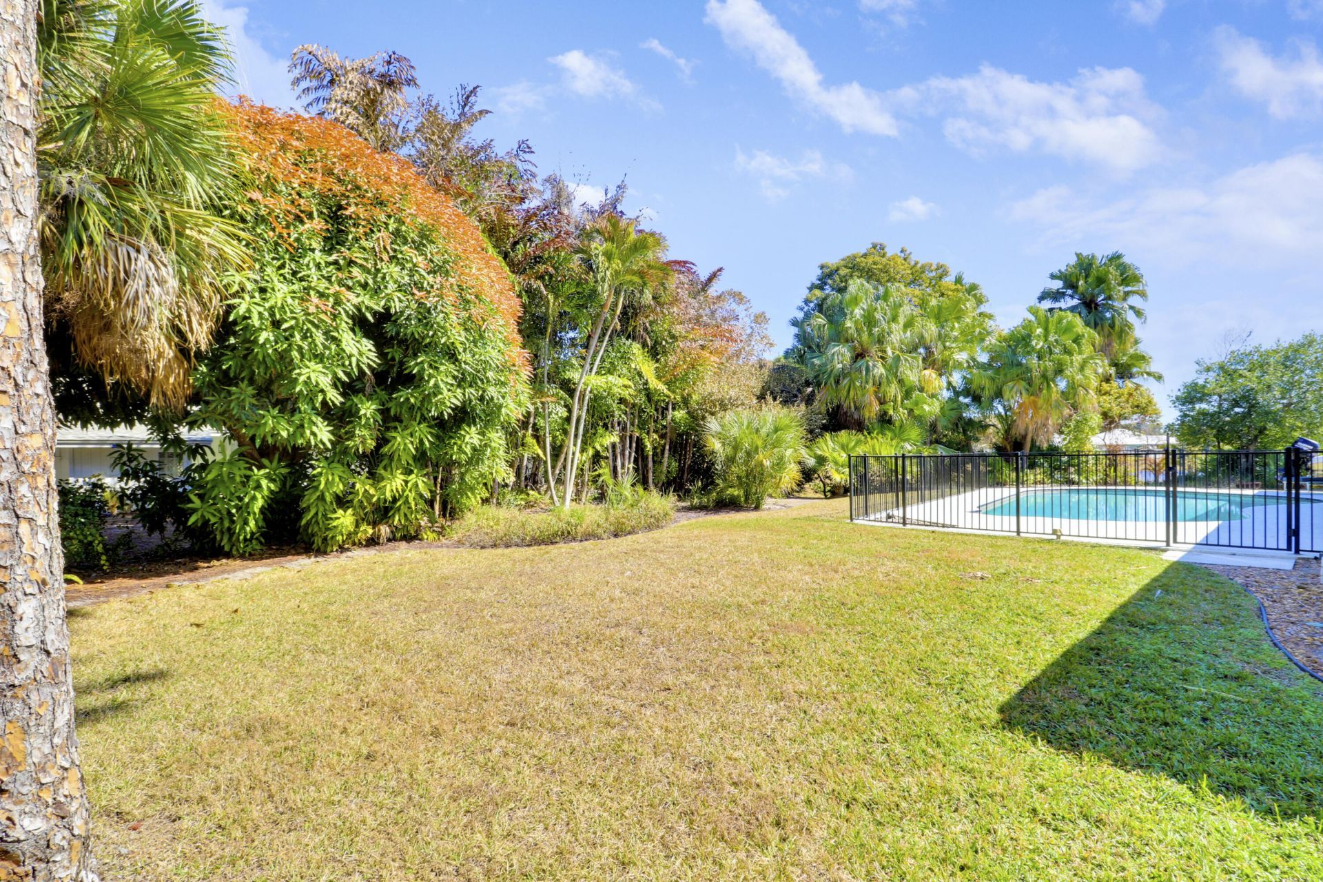 899 NE Juniper Place, Jensen Beach, FL 34957 Photo