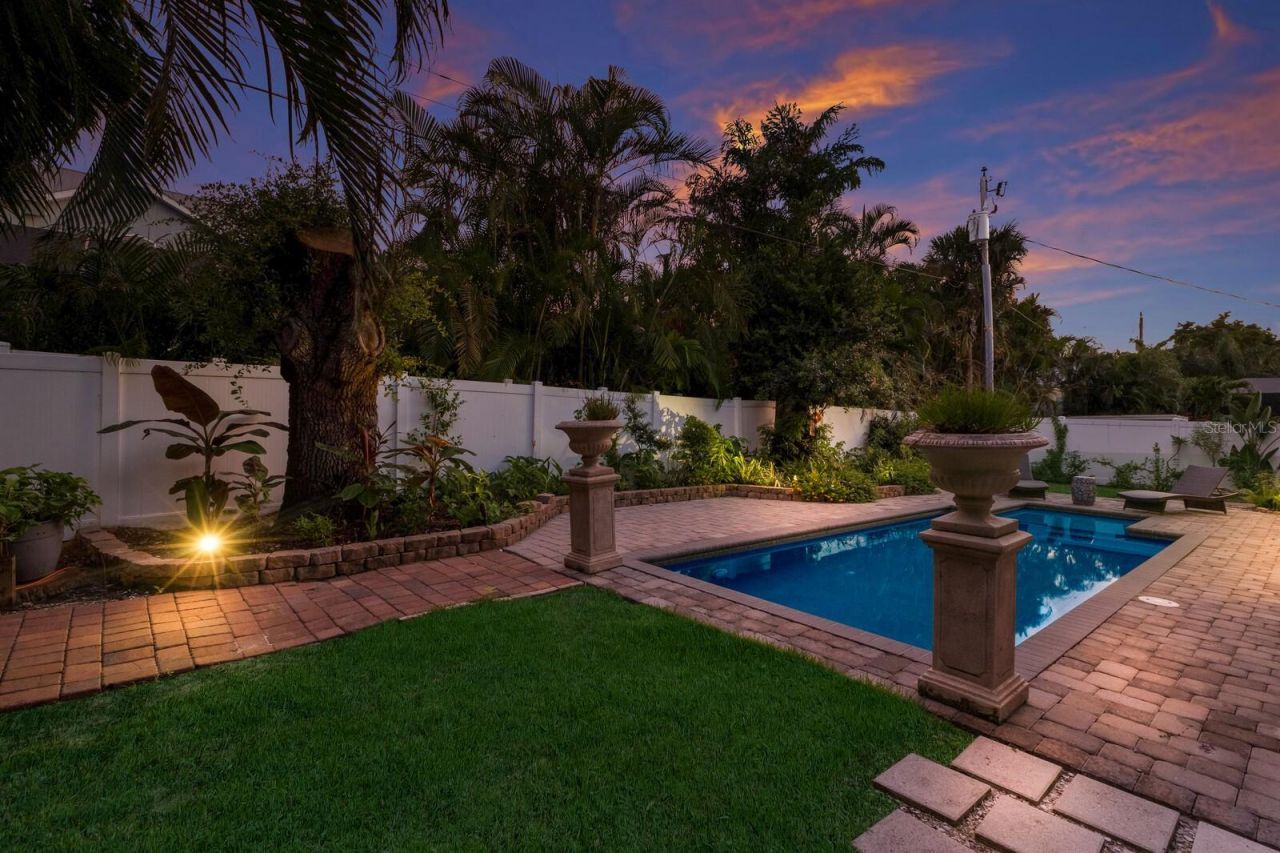 1856 Hyde Park Street, Sarasota, FL 34239 Photo