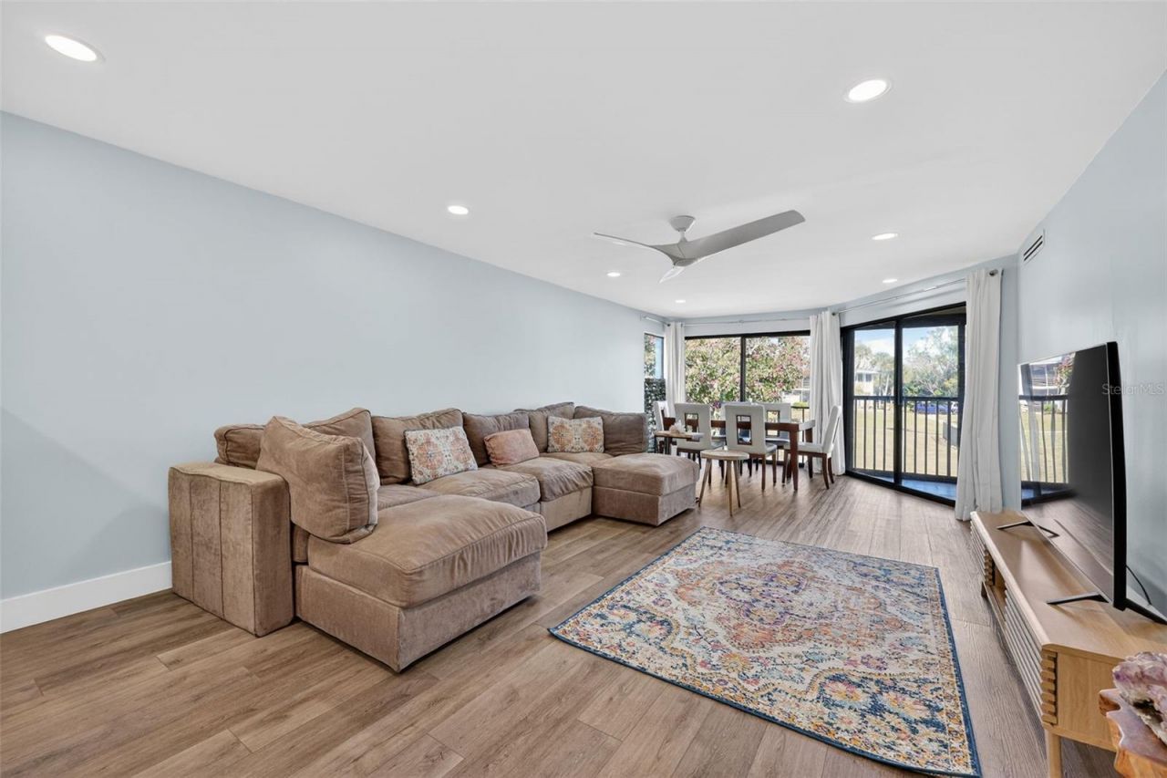 3805 E Bay Drive, Unit 201, Holmes Beach, FL 34217 Photo