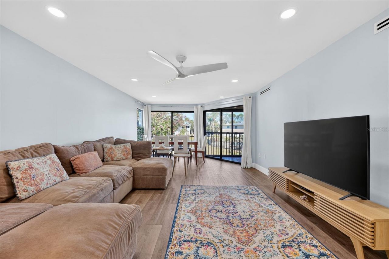 3805 E Bay Drive, Unit 201, Holmes Beach, FL 34217 Photo