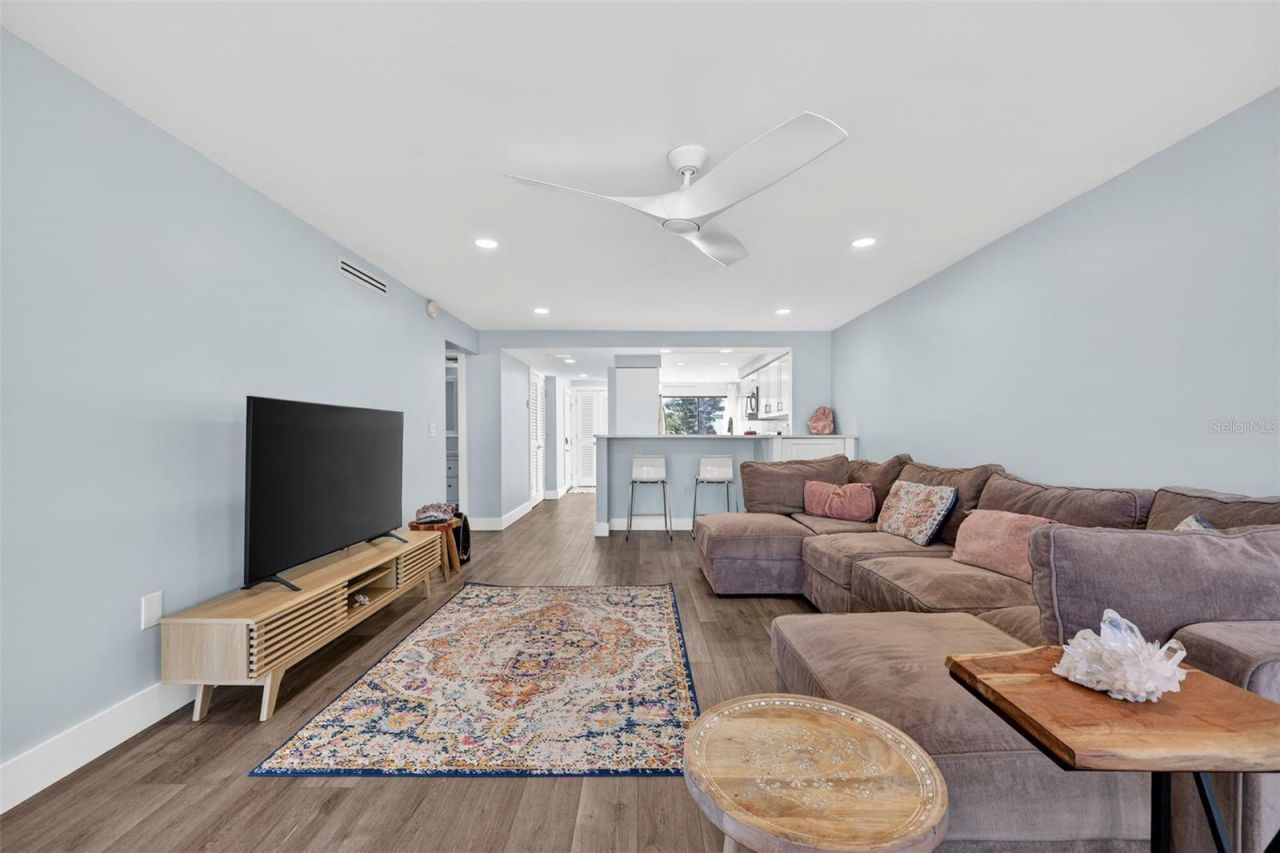 3805 E Bay Drive, Unit 201, Holmes Beach, FL 34217 Photo