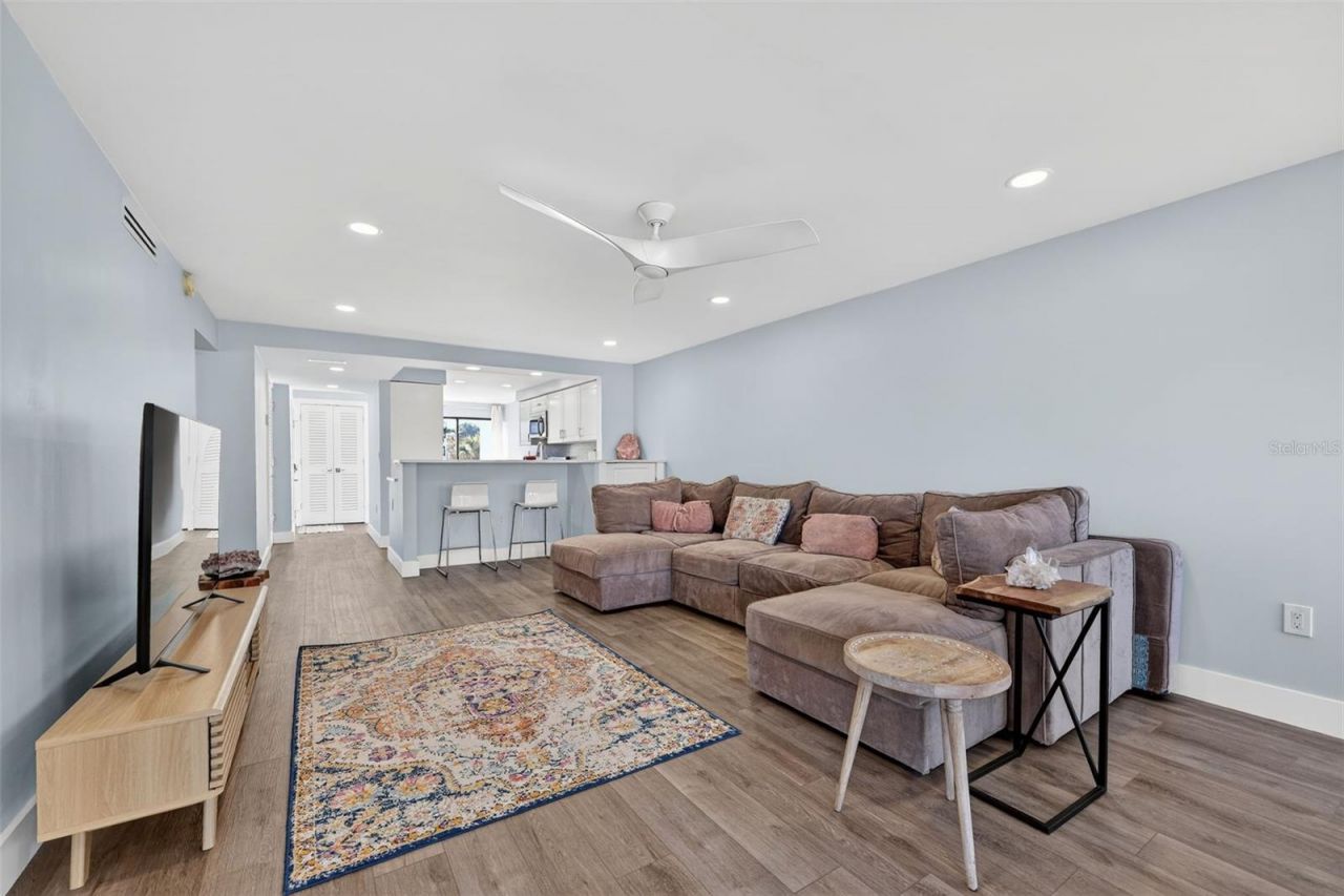 3805 E Bay Drive, Unit 201, Holmes Beach, FL 34217 Photo