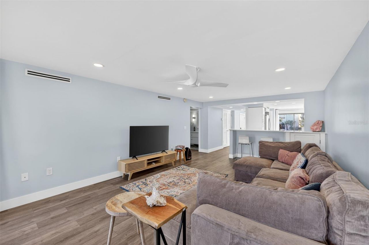 3805 E Bay Drive, Unit 201, Holmes Beach, FL 34217 Photo