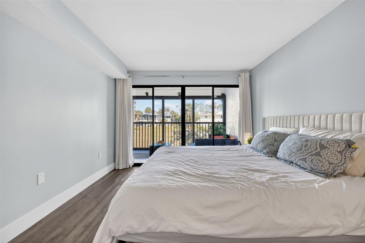 3805 E Bay Drive, Unit 201, Holmes Beach, FL 34217 Photo