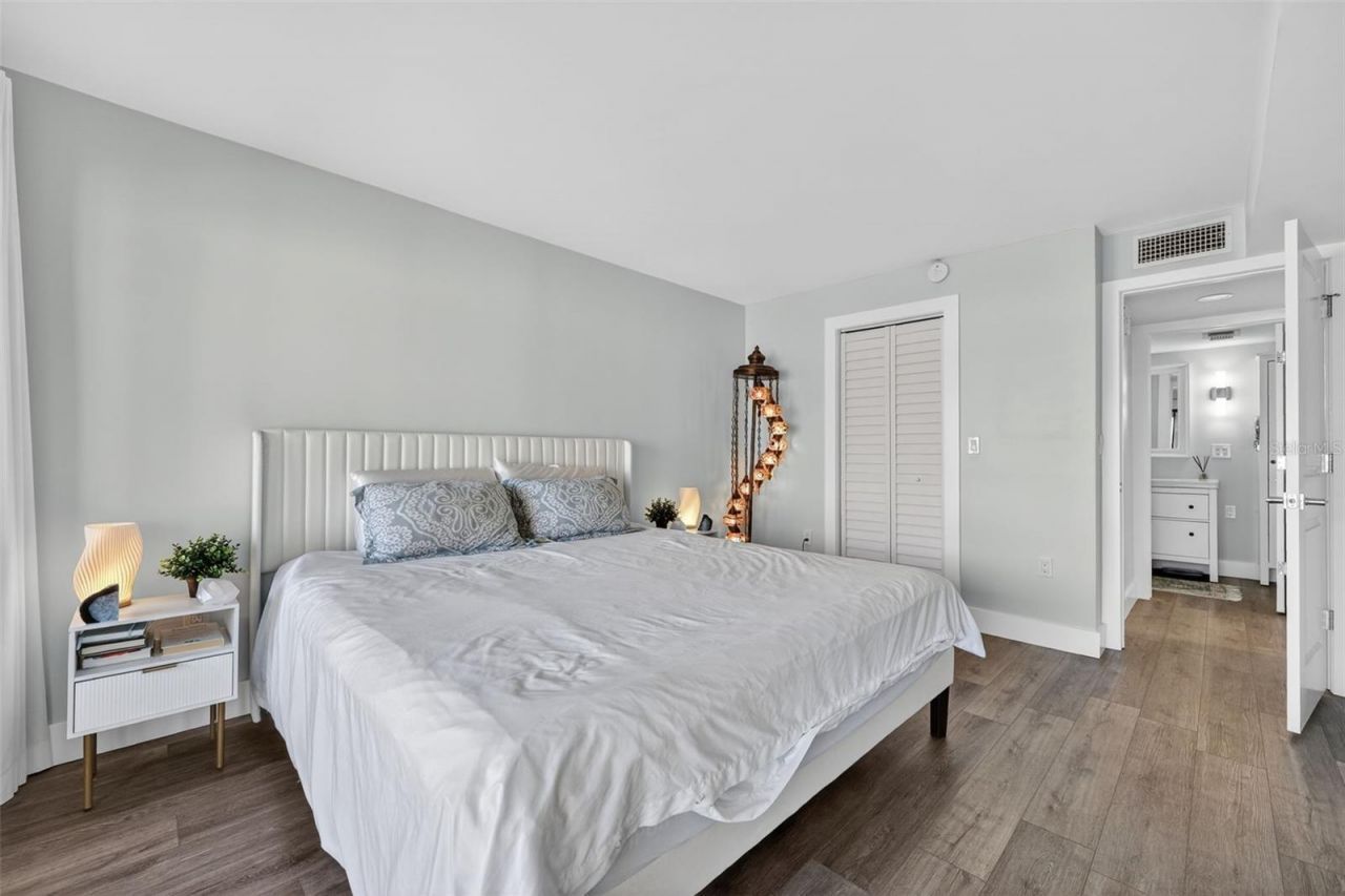 3805 E Bay Drive, Unit 201, Holmes Beach, FL 34217 Photo