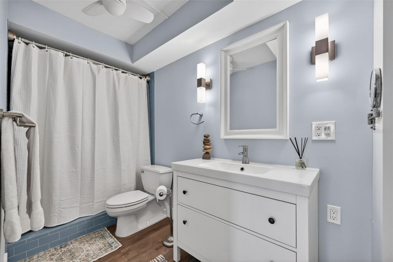 3805 E Bay Drive, Unit 201, Holmes Beach, FL 34217 Photo