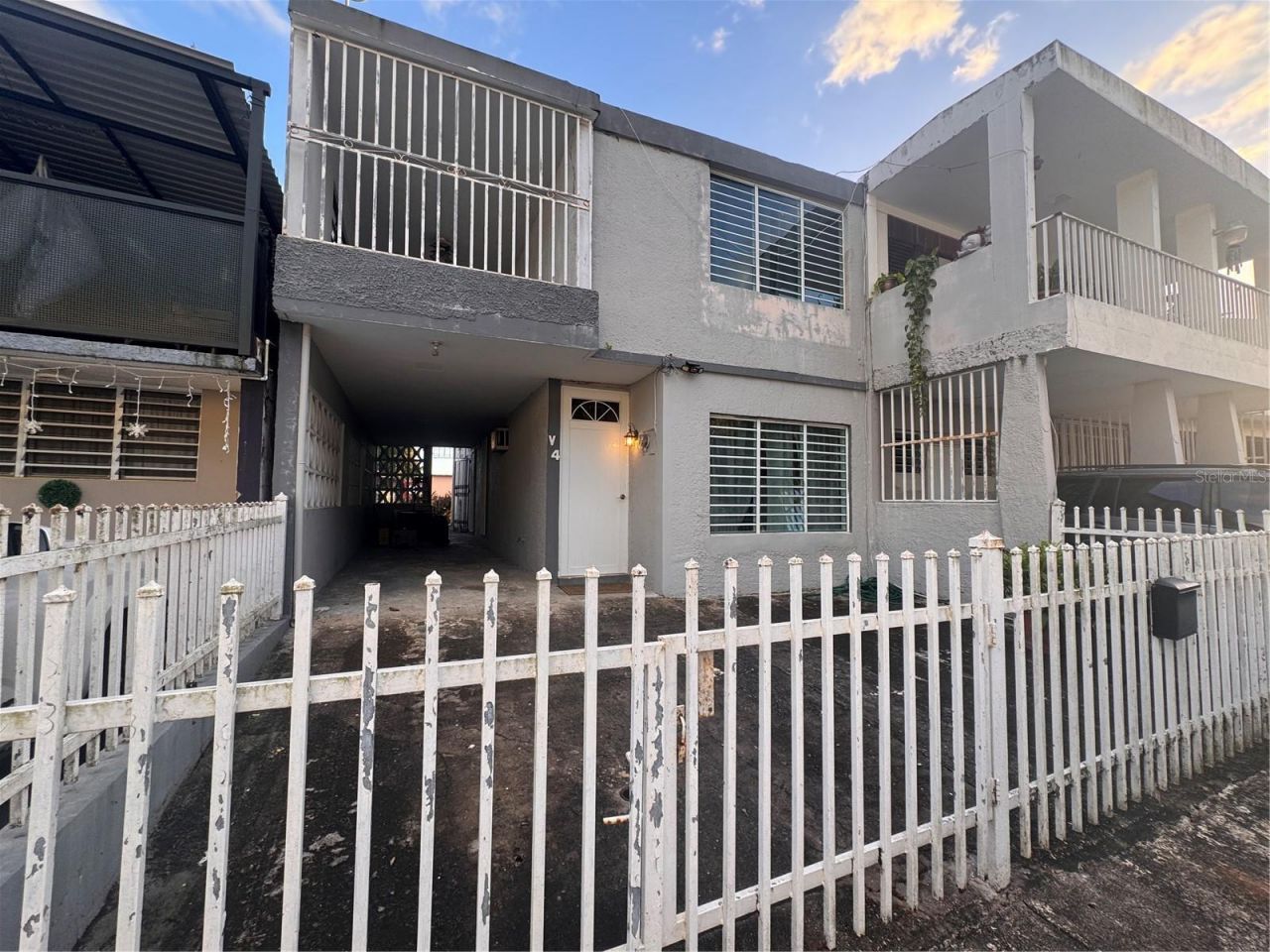 V-4 Calle 1 Reparto Valencia, Bayamon, PR 00959 Main Photo