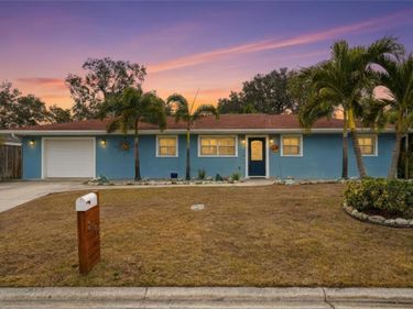 2166 LANAI AVENUE, BELLEAIR BLUFFS, FL 33770