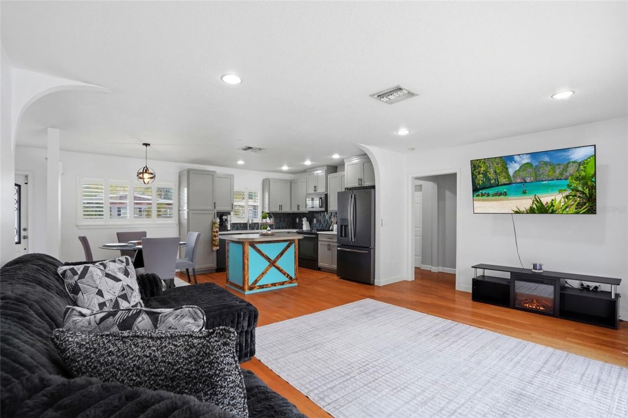 2166 Lanai Avenue, Belleair Bluffs, FL 33770 Photo