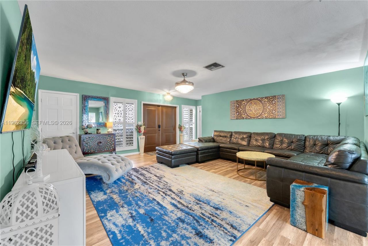 8600 NW 25th Ct, Sunrise, FL 33322 Photo