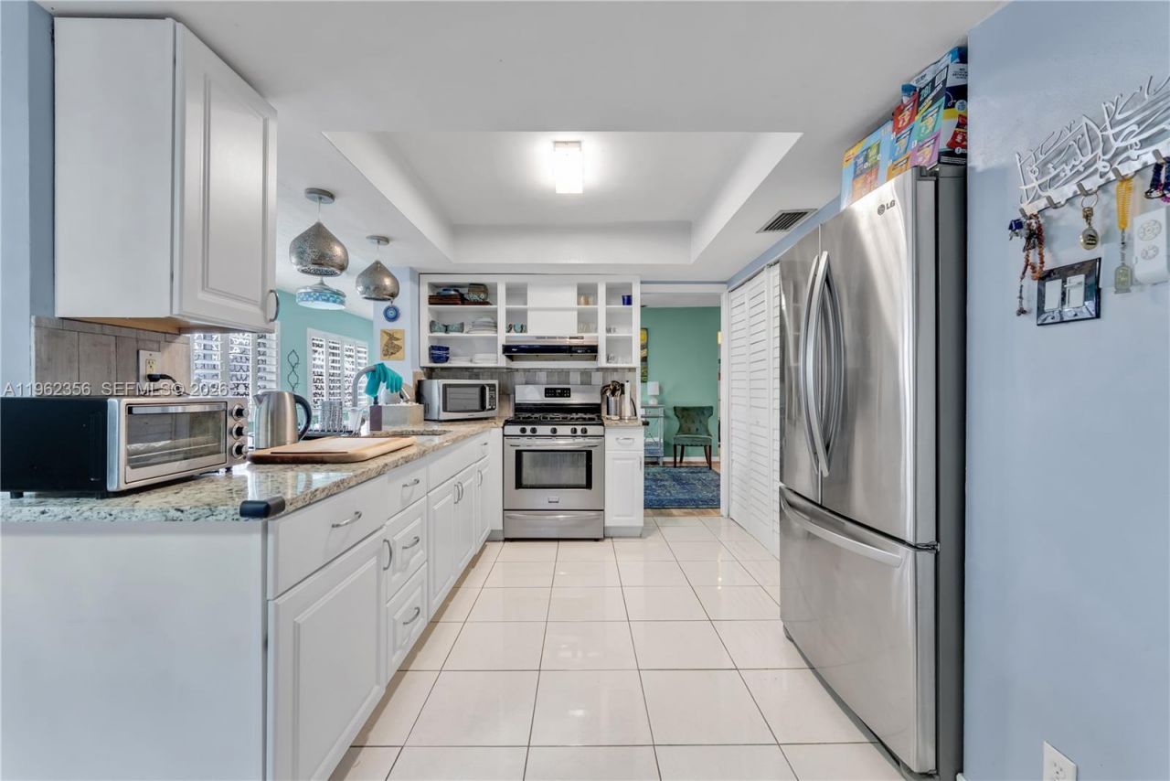 8600 NW 25th Ct, Sunrise, FL 33322 Photo