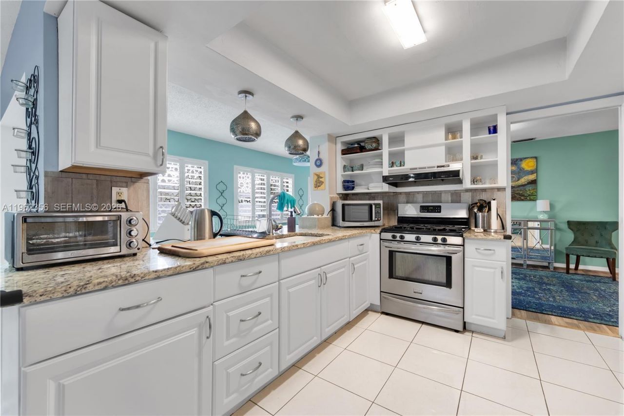 8600 NW 25th Ct, Sunrise, FL 33322 Photo