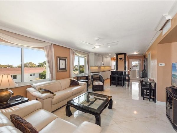 498 Broad AVE S, Unit H498, NAPLES, FL 34102